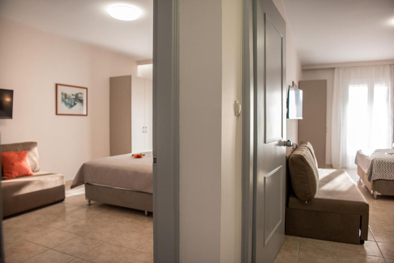 Avyssos Residents Aparthotel Kalamaki  Exterior photo